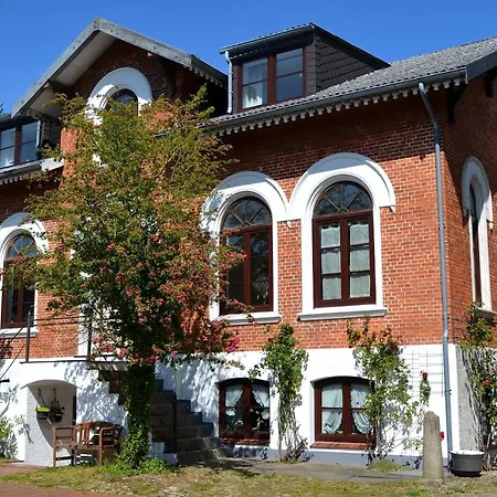 100 Qm Solgard Mit Balkon Ueber Den Daechern Toennings, Nahe St Peter Ording Und Der Nordsee
